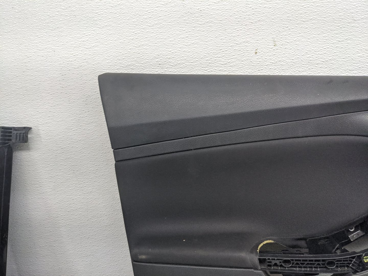 2016 Ford Focus Front Left Driver Interior Door Panel Trim 1088847 - Oemusedautoparts1.com