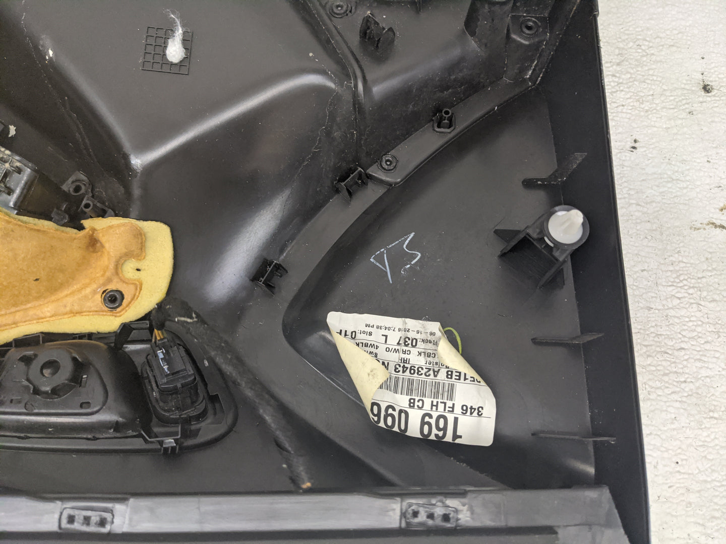 2016 Ford Focus Front Left Driver Interior Door Panel Trim 1088847 - Oemusedautoparts1.com