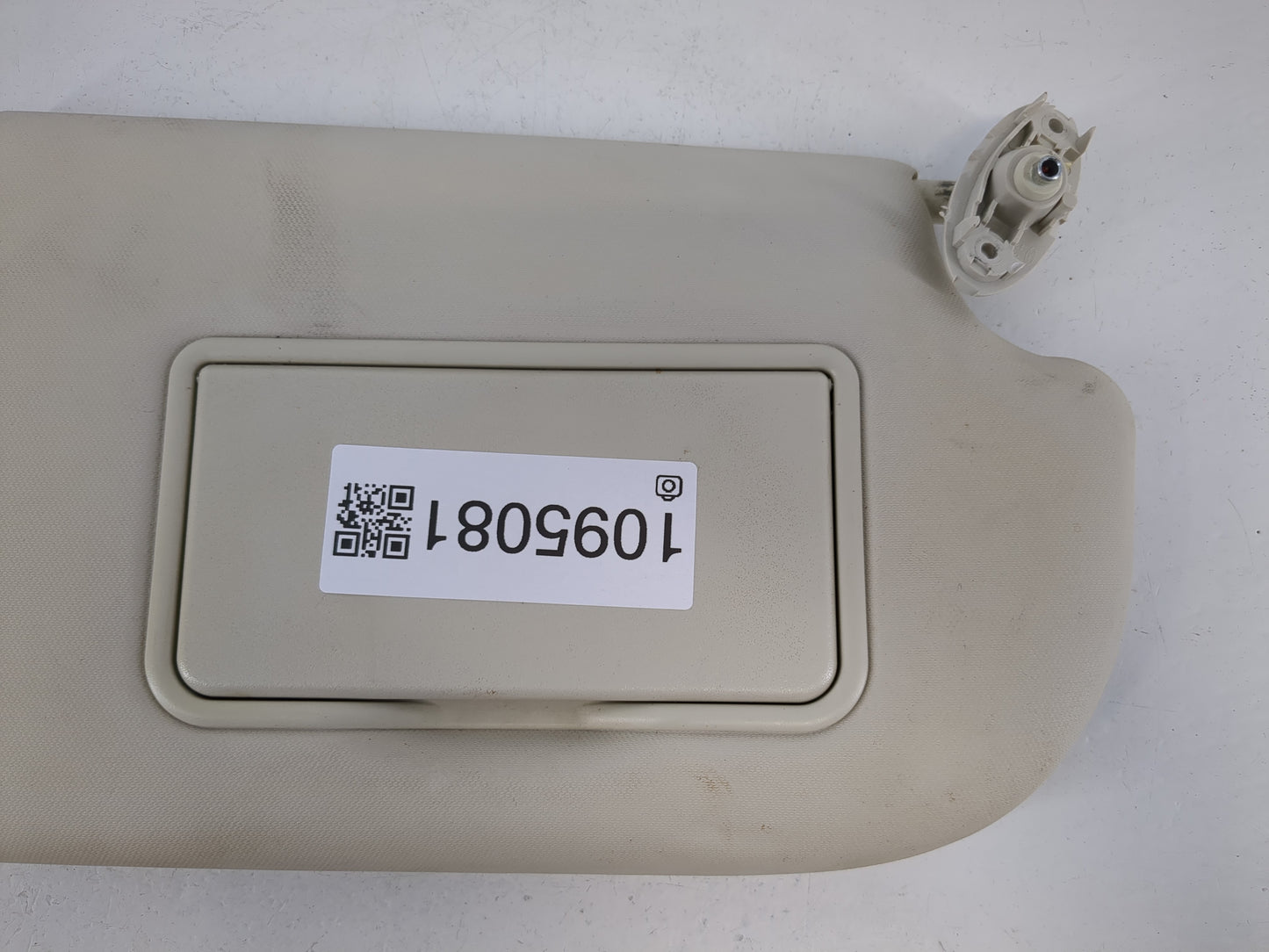 2013-2018 Ford Focus Sun Visor Shade Replacement Passenger Right Mirror Fits Fits 2013 2014 2015 2016 2017 2018 OEM Used Aut