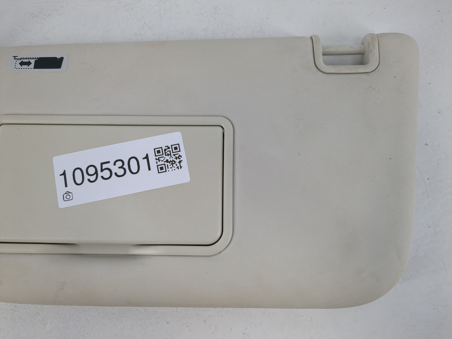 2013-2018 Ford Focus Sun Visor Shade Replacement Driver Left Mirror Fits Fits 2013 2014 2015 2016 2017 2018 OEM Used Auto Pa