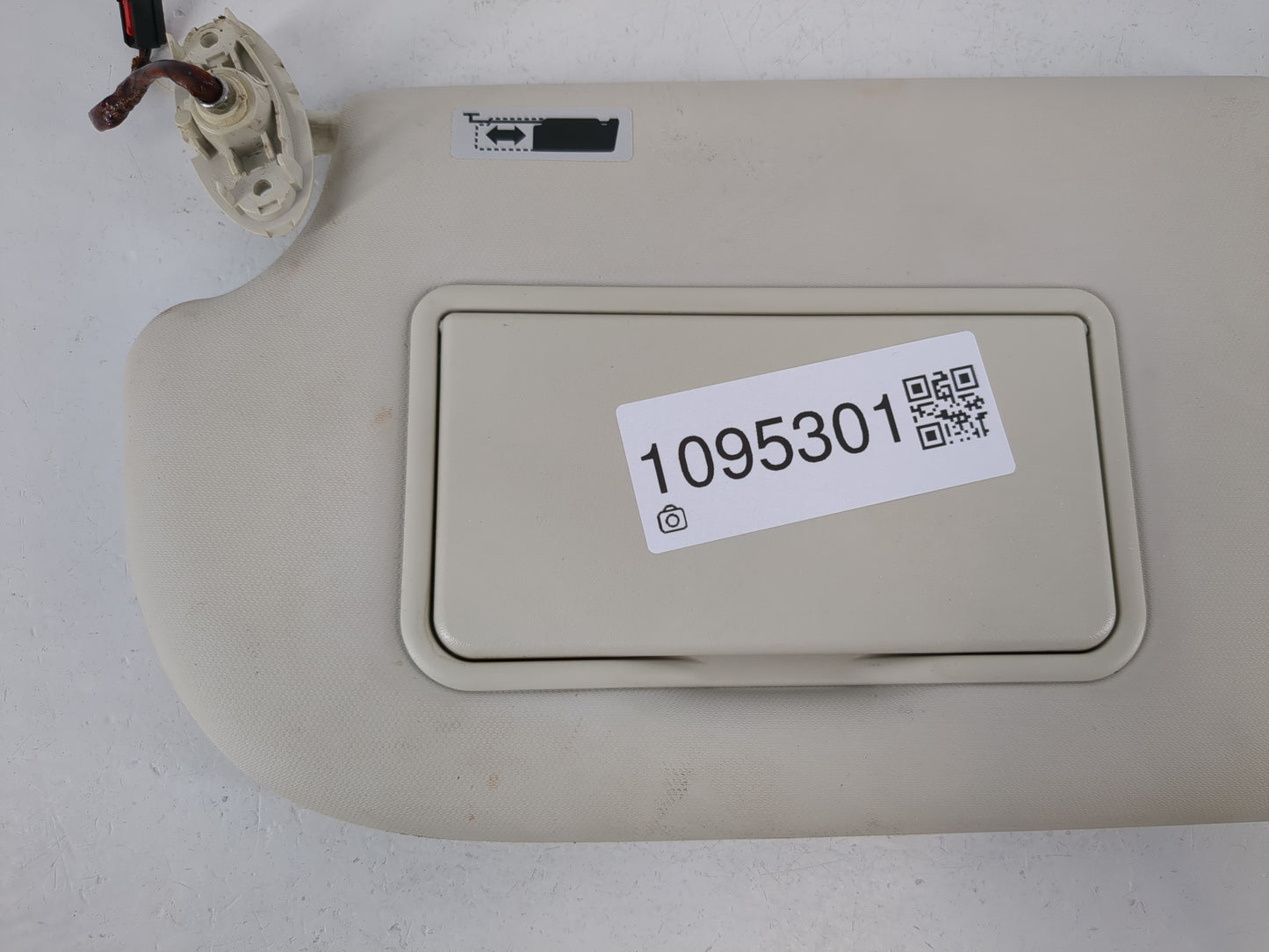 2013-2018 Ford Focus Sun Visor Shade Replacement Driver Left Mirror Fits Fits 2013 2014 2015 2016 2017 2018 OEM Used Auto Pa