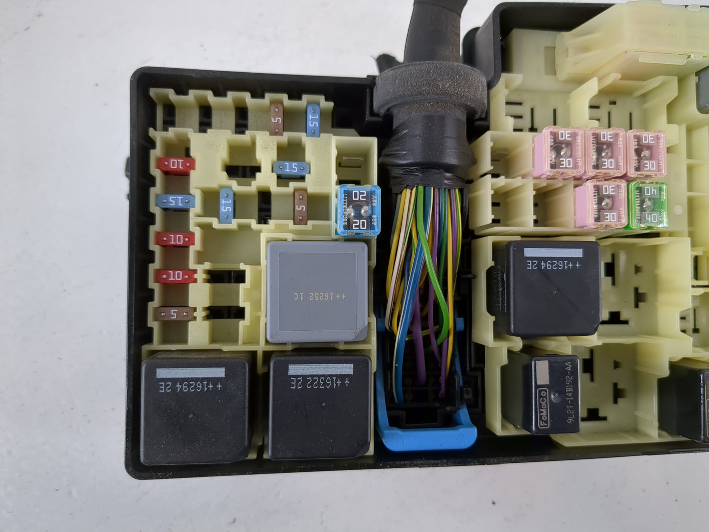 2016 Ford Focus Fusebox Fuse Box Panel Relay Module P/N:AV6T-14A067-AD Fits OEM Used Auto Parts - Oemusedautoparts1.com