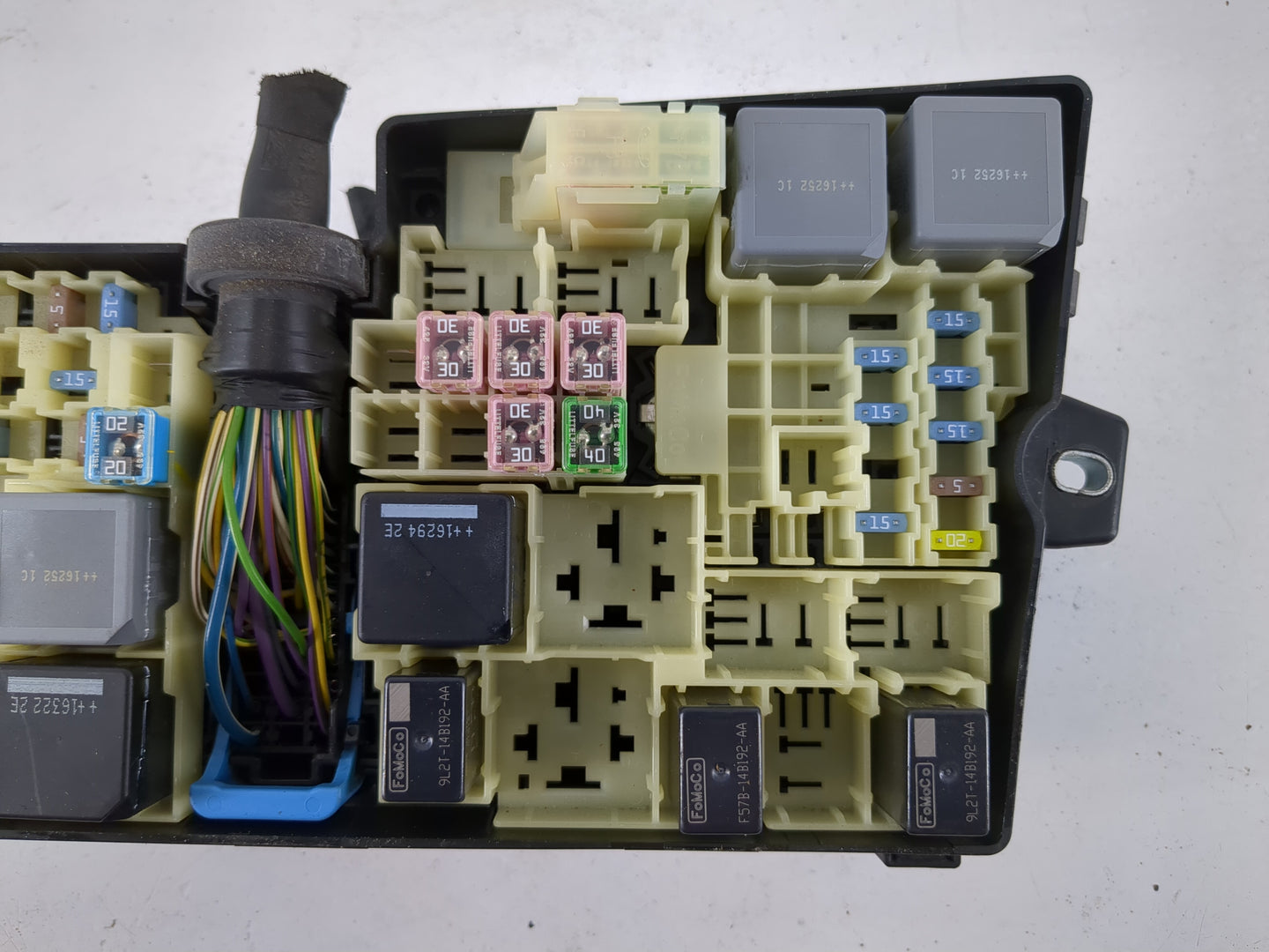 2016 Ford Focus Fusebox Fuse Box Panel Relay Module P/N:AV6T-14A067-AD Fits OEM Used Auto Parts - Oemusedautoparts1.com