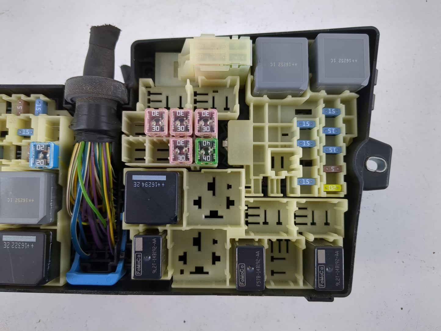 2016 Ford Focus Fusebox Fuse Box Panel Relay Module P/N:AV6T-14A067-AD Fits OEM Used Auto Parts - Oemusedautoparts1.com