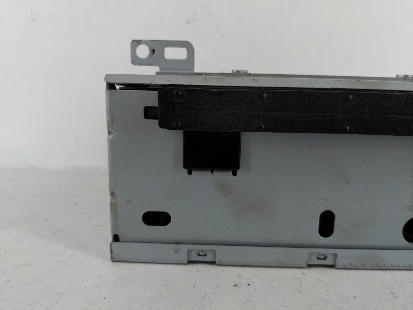 2017-2018 Ford Focus Radio AM FM Cd Player Receiver Replacement P/N:FM5T-19C107-JE Fits Fits 2017 2018 OEM Used Auto Parts -
