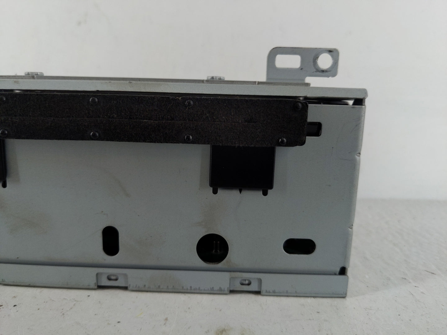 2017-2018 Ford Focus Radio AM FM Cd Player Receiver Replacement P/N:FM5T-19C107-JE Fits Fits 2017 2018 OEM Used Auto Parts -