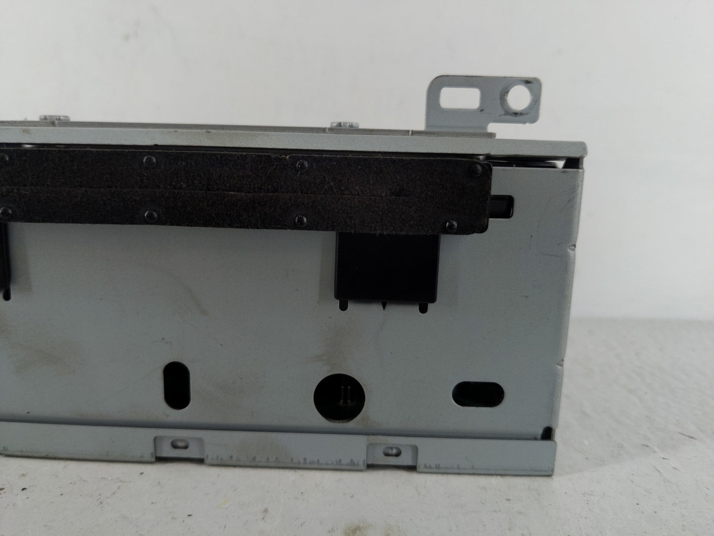 2017-2018 Ford Focus Radio AM FM Cd Player Receiver Replacement P/N:FM5T-19C107-JE Fits Fits 2017 2018 OEM Used Auto Parts -