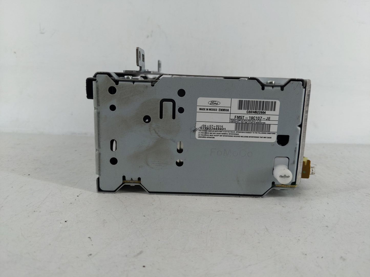 2017-2018 Ford Focus Radio AM FM Cd Player Receiver Replacement P/N:FM5T-19C107-JE Fits Fits 2017 2018 OEM Used Auto Parts -