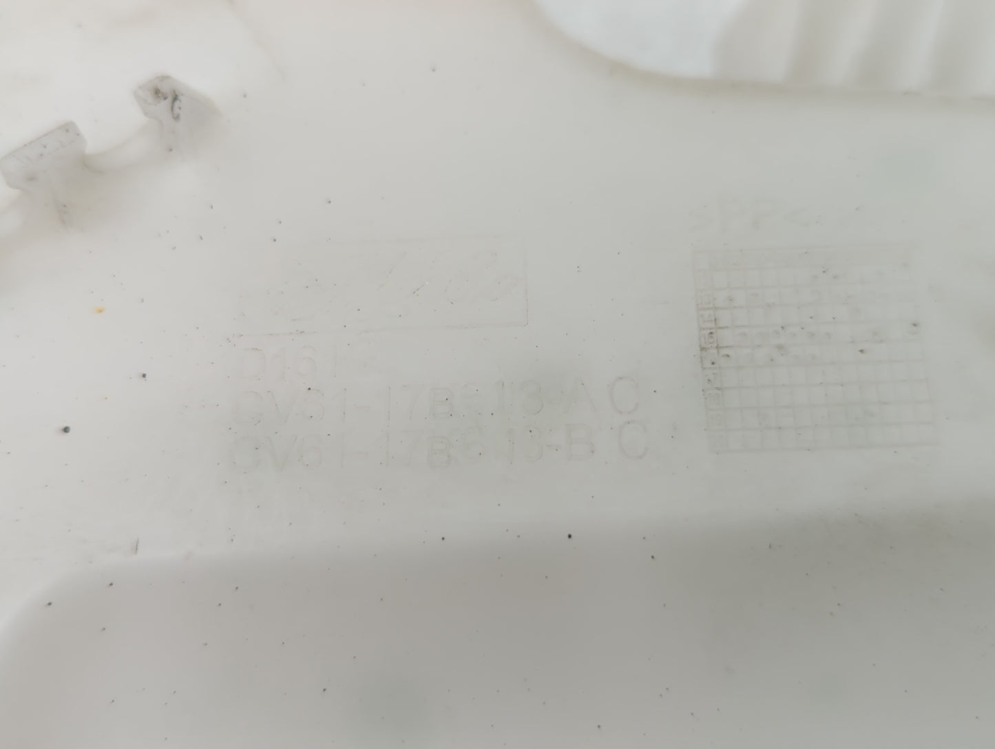 2012-2018 Ford Focus Windshield Washer Fluid Reservoir Bottle Oem - Oemusedautoparts1.com