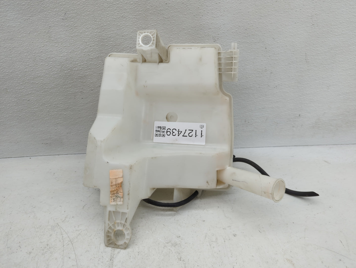 2012-2018 Ford Focus Windshield Washer Fluid Reservoir Bottle Oem - Oemusedautoparts1.com