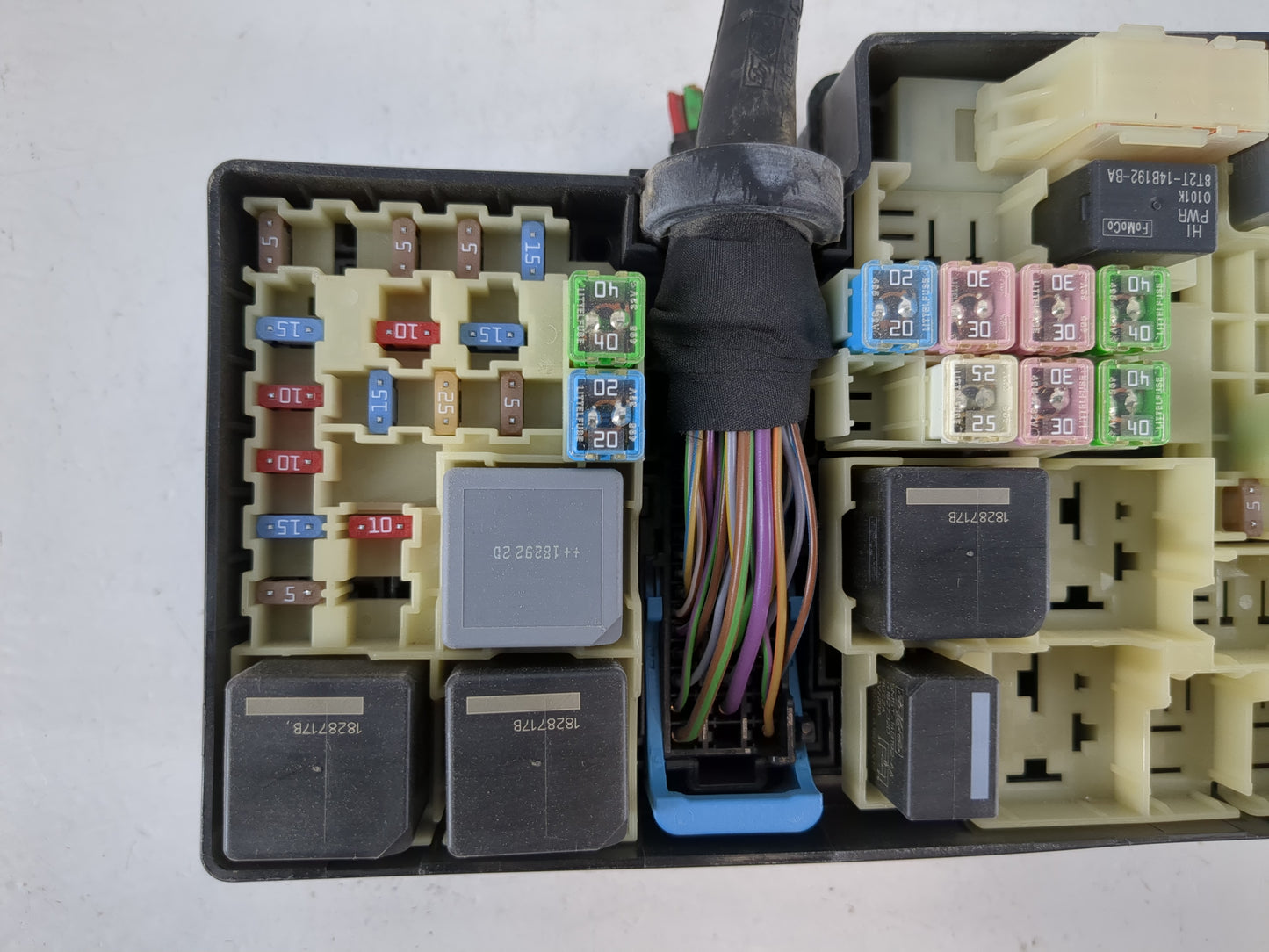 2016 Ford Focus Fusebox Fuse Box Panel Relay Module P/N:AV6T-14A067-AD Fits OEM Used Auto Parts - Oemusedautoparts1.com