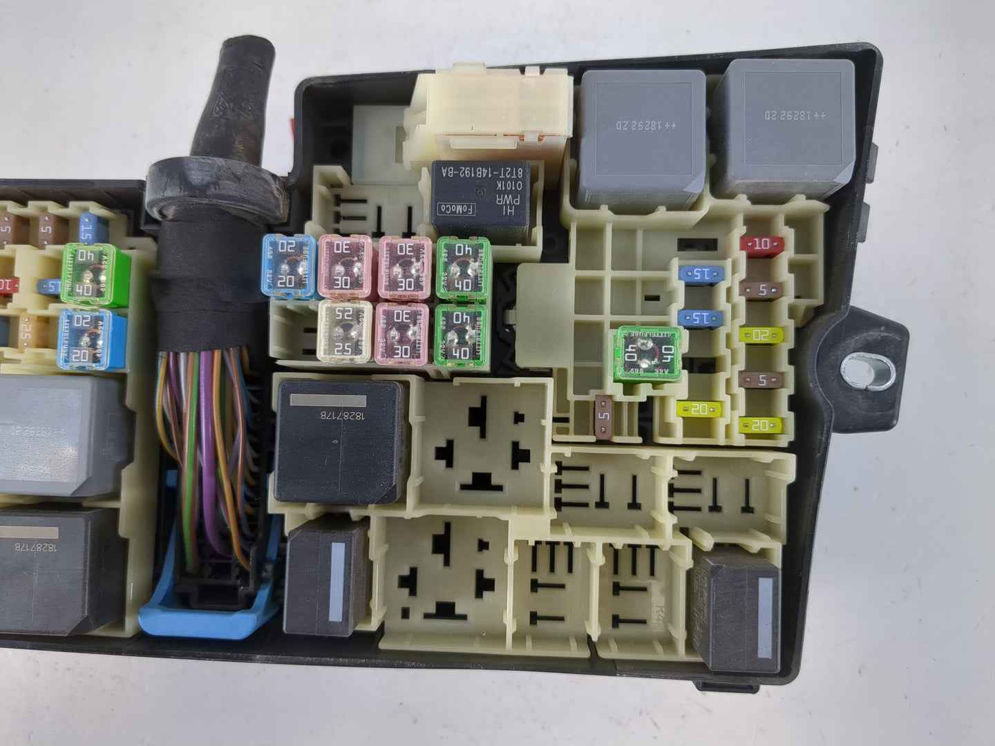 2016 Ford Focus Fusebox Fuse Box Panel Relay Module P/N:AV6T-14A067-AD Fits OEM Used Auto Parts - Oemusedautoparts1.com