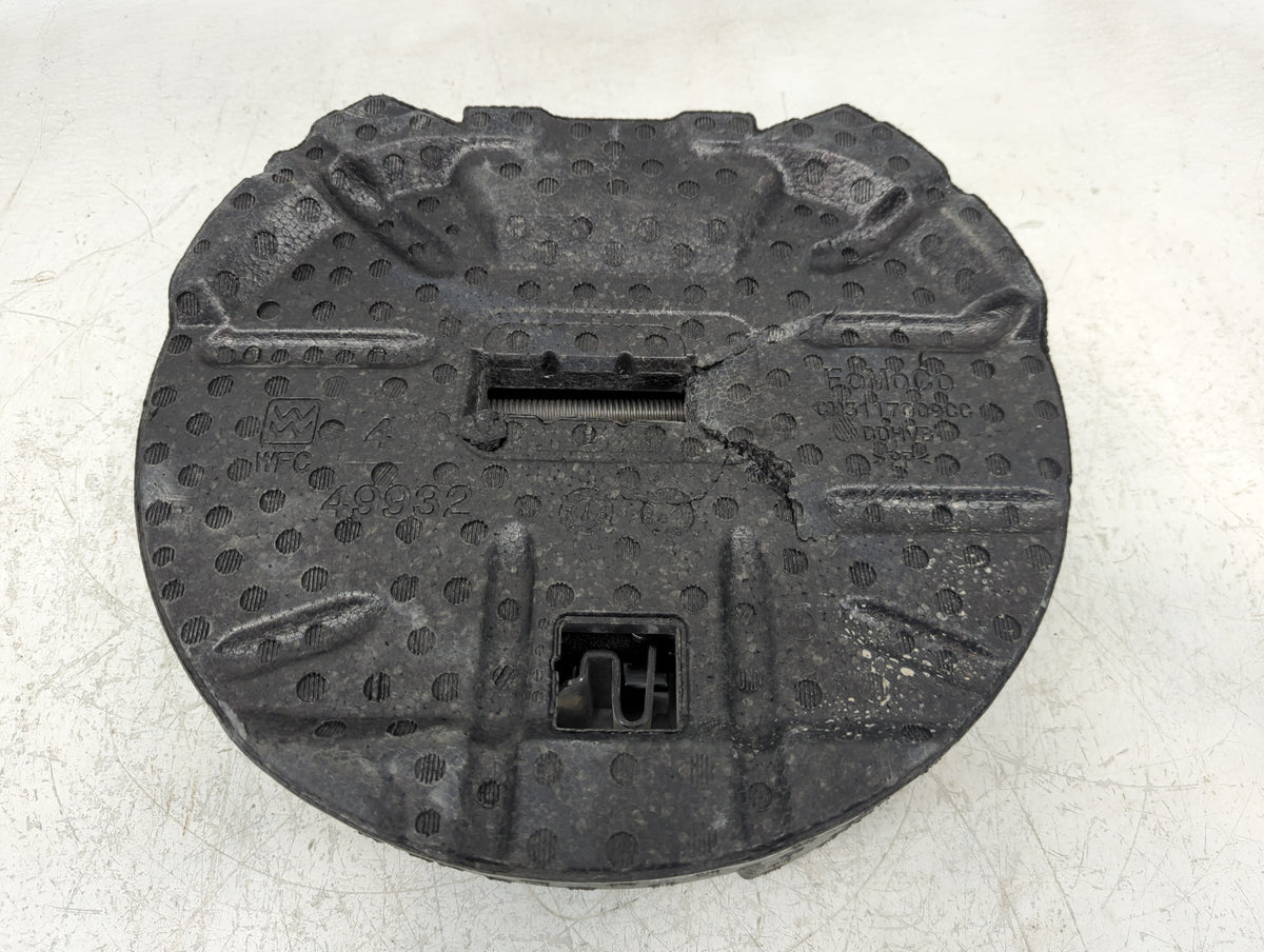 2016 Ford Focus Spare Scissor Car Jack 1157476 - Oemusedautoparts1.com