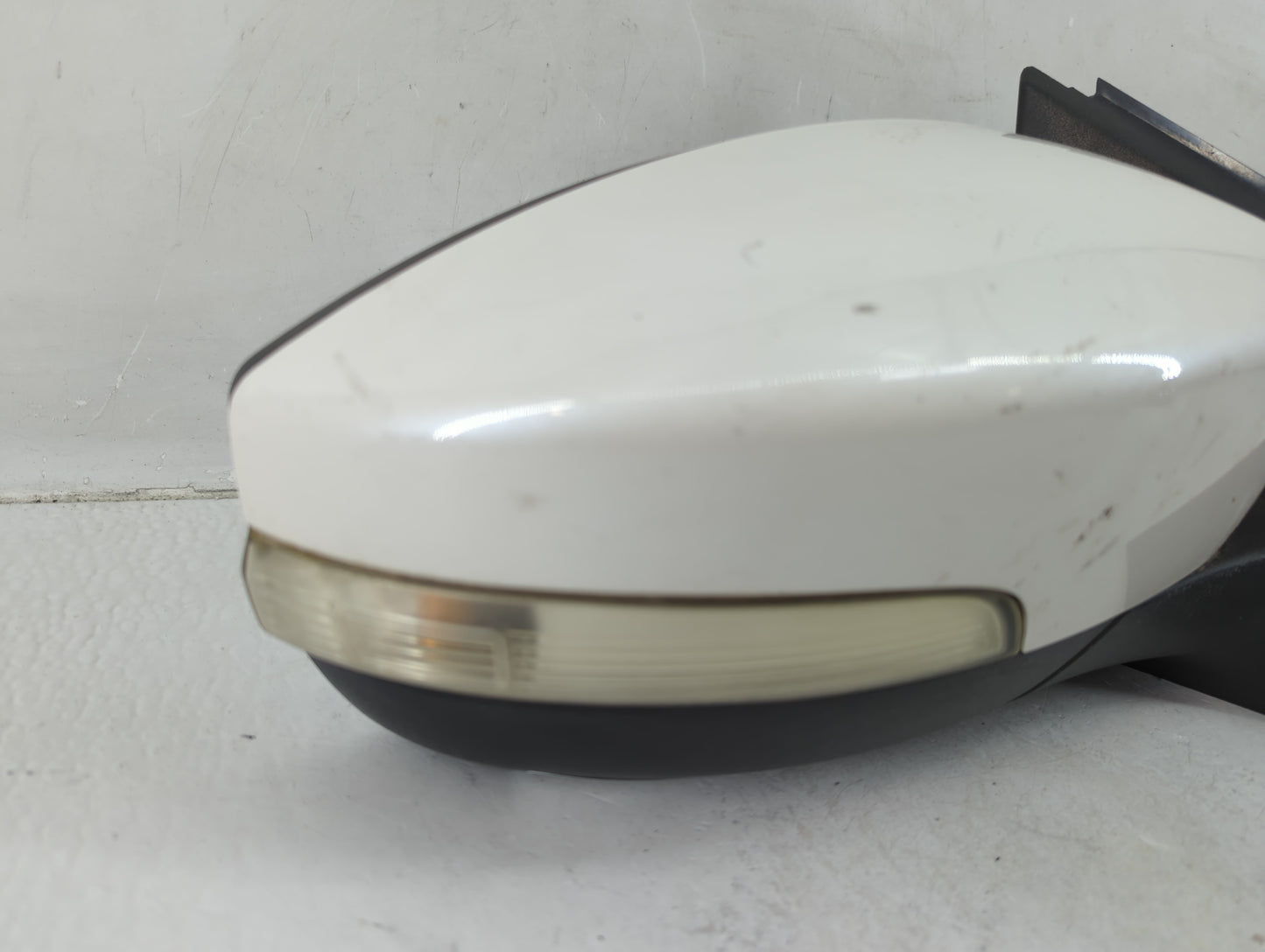 2015-2018 Ford Focus Passenger Side View Mirror - Right Door Mirror OEM Used - Oemusedautoparts1.com