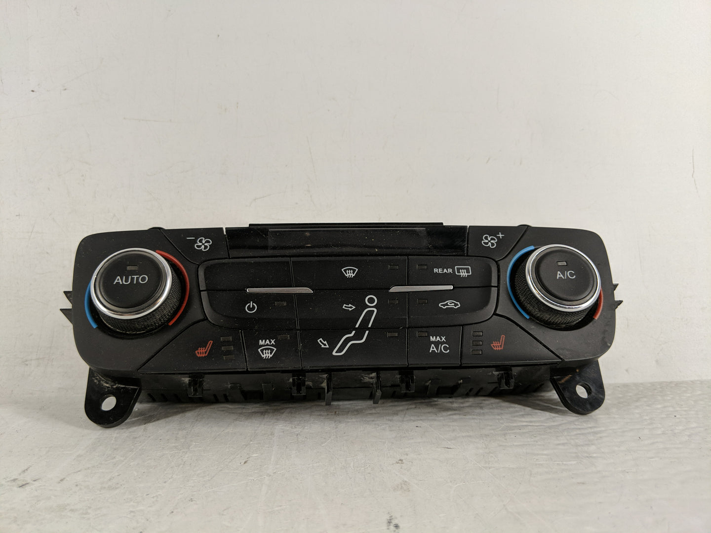 2015-2018 Ford Focus Climate Control Module Temperature AC/Heater Replacement P/N:F1ET-18C612-CG Fits Fits 2015 2016 2017 20