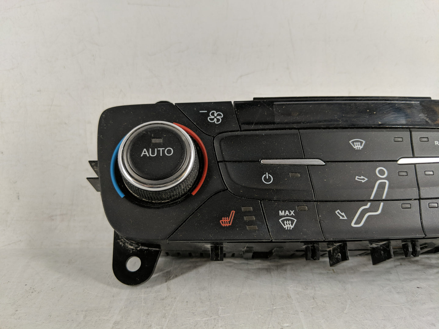 2015-2018 Ford Focus Climate Control Module Temperature AC/Heater Replacement P/N:F1ET-18C612-CG Fits Fits 2015 2016 2017 20