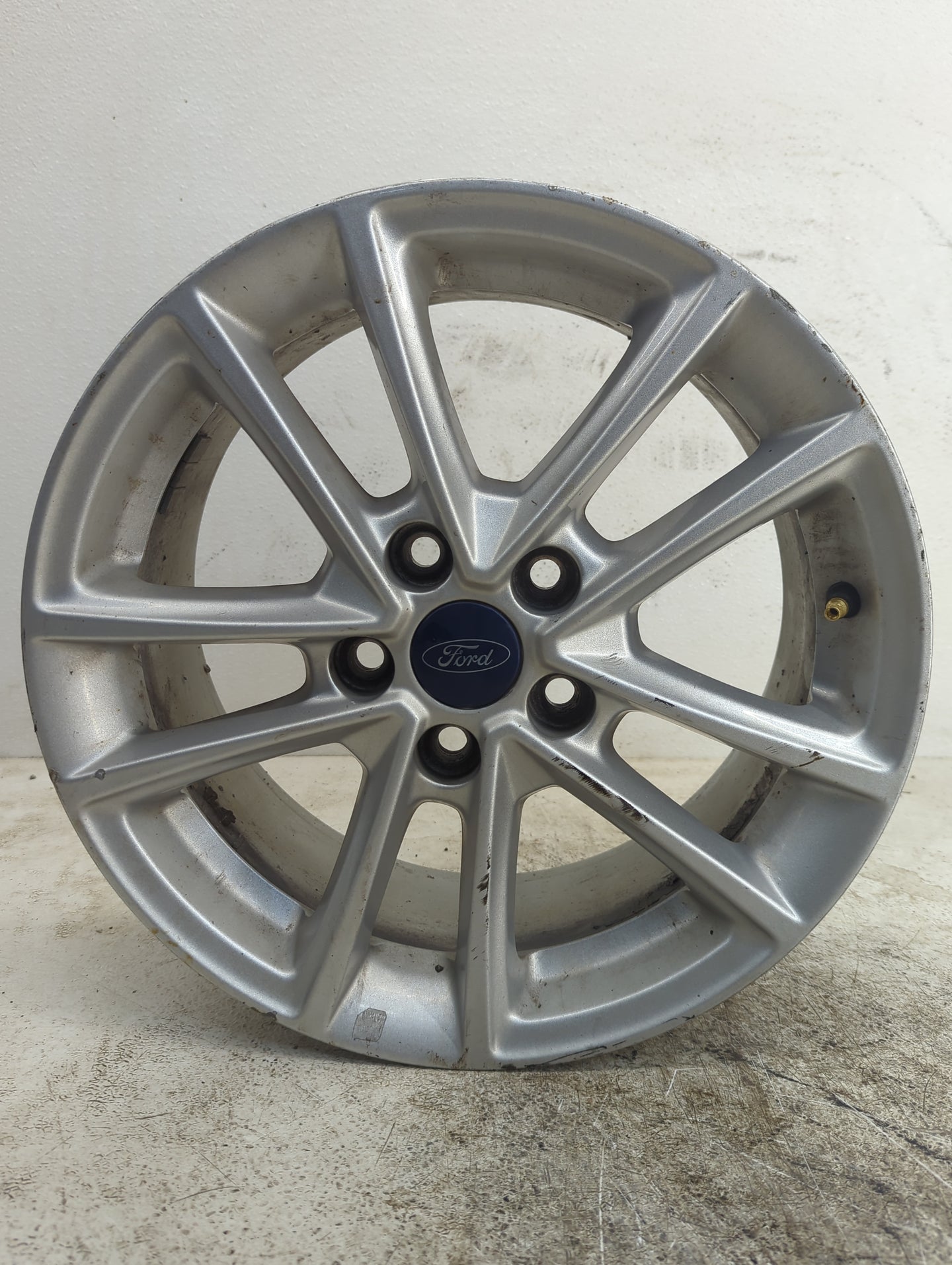 2015-2018 Ford Focus Oem Wheel Rim - Oemusedautoparts1.com