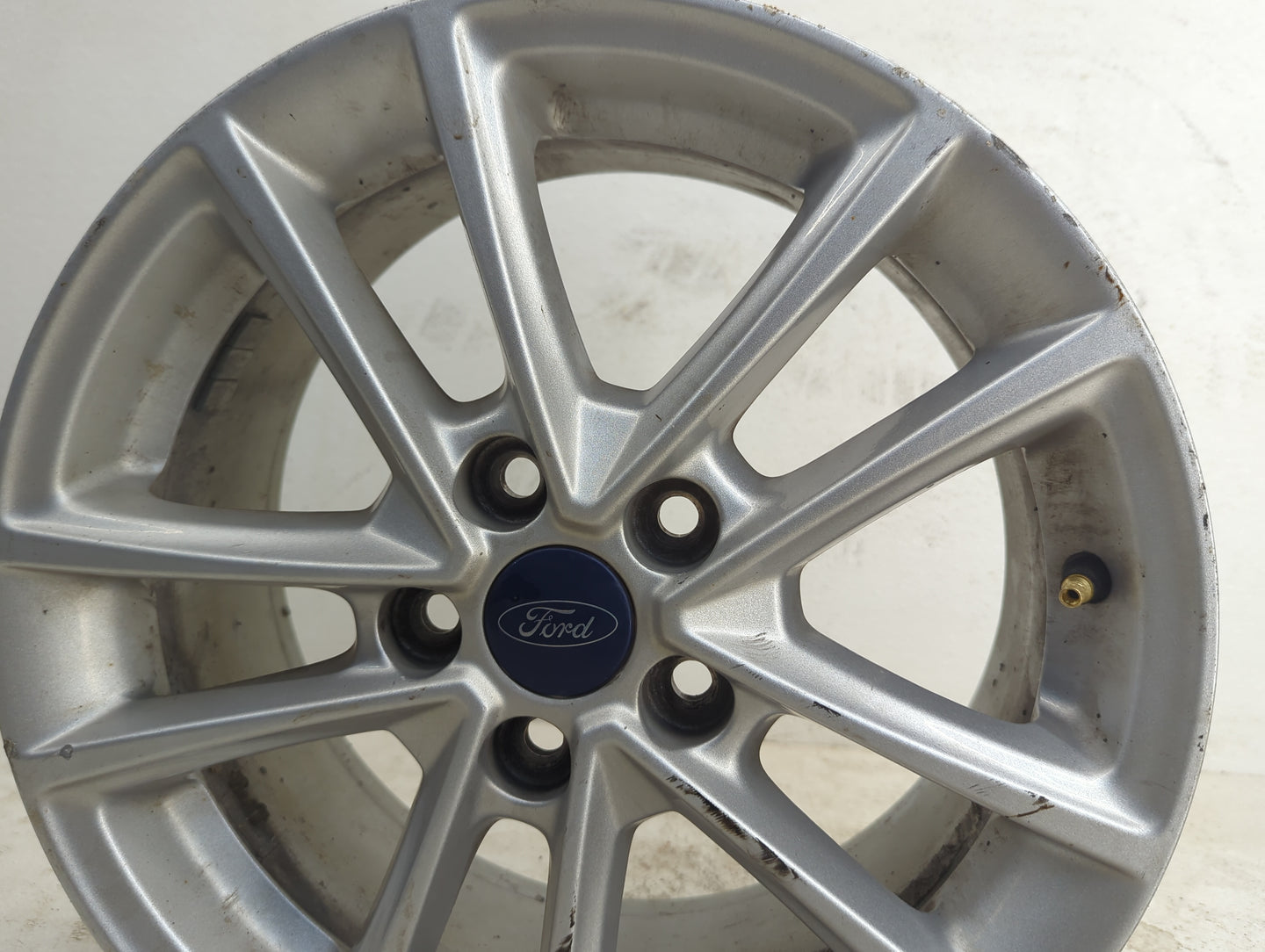 2015-2018 Ford Focus Oem Wheel Rim - Oemusedautoparts1.com