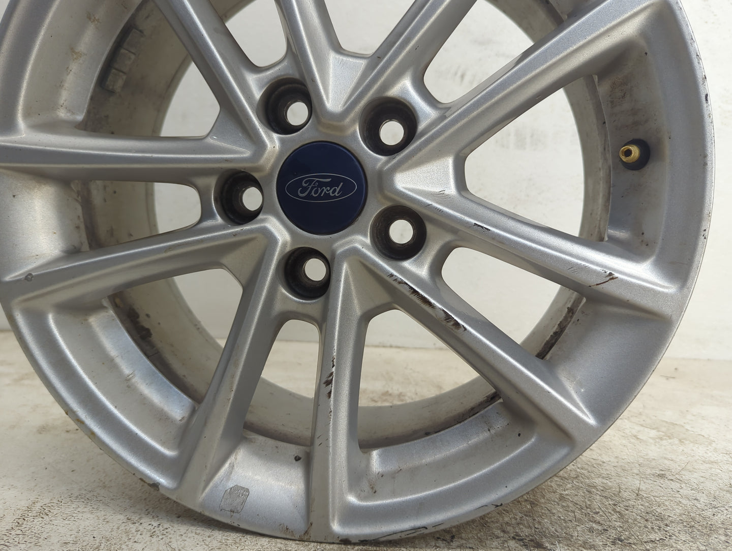 2015-2018 Ford Focus Oem Wheel Rim - Oemusedautoparts1.com