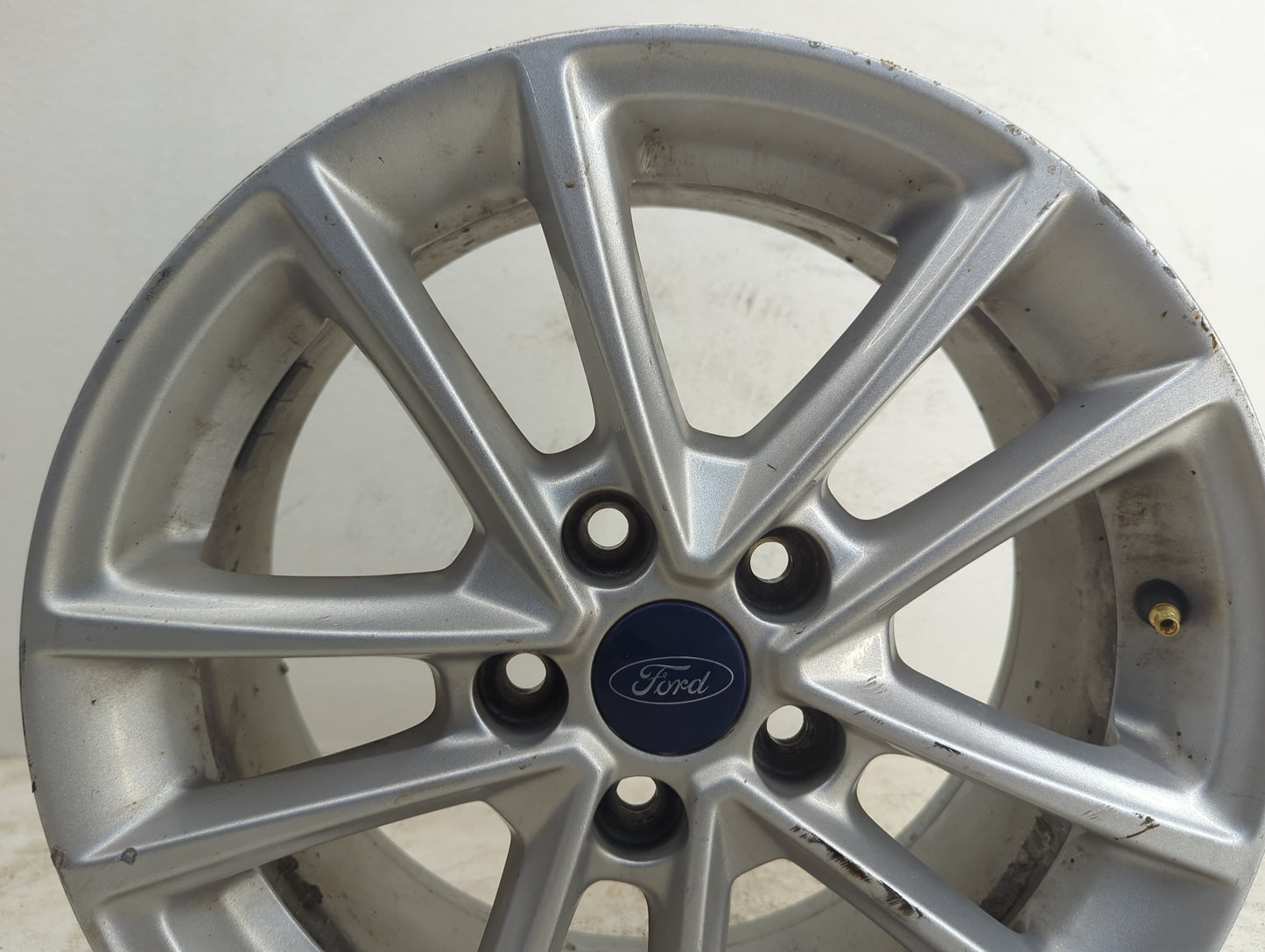 2015-2018 Ford Focus Oem Wheel Rim - Oemusedautoparts1.com