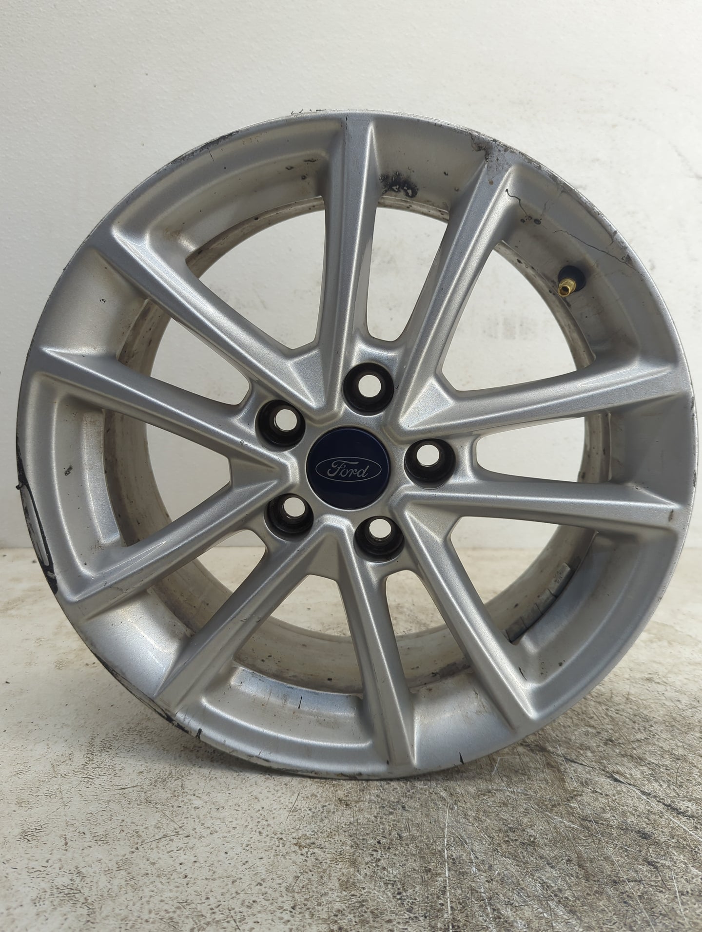 2015-2018 Ford Focus Oem Wheel Rim - Oemusedautoparts1.com