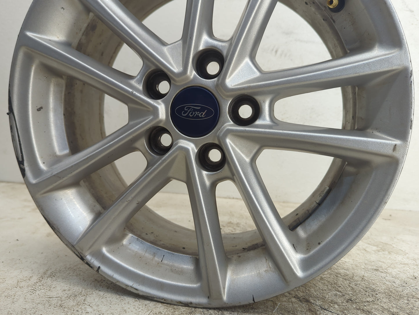 2015-2018 Ford Focus Oem Wheel Rim - Oemusedautoparts1.com