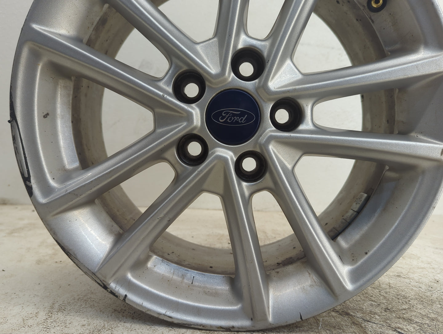 2015-2018 Ford Focus Oem Wheel Rim - Oemusedautoparts1.com