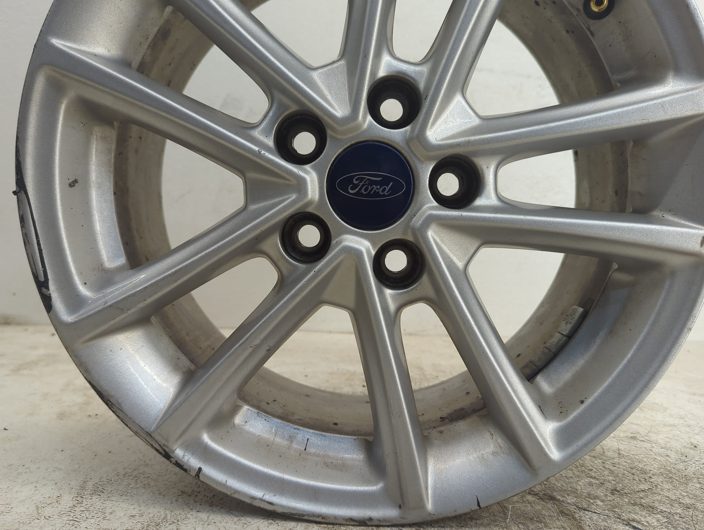 2015-2018 Ford Focus Oem Wheel Rim - Oemusedautoparts1.com