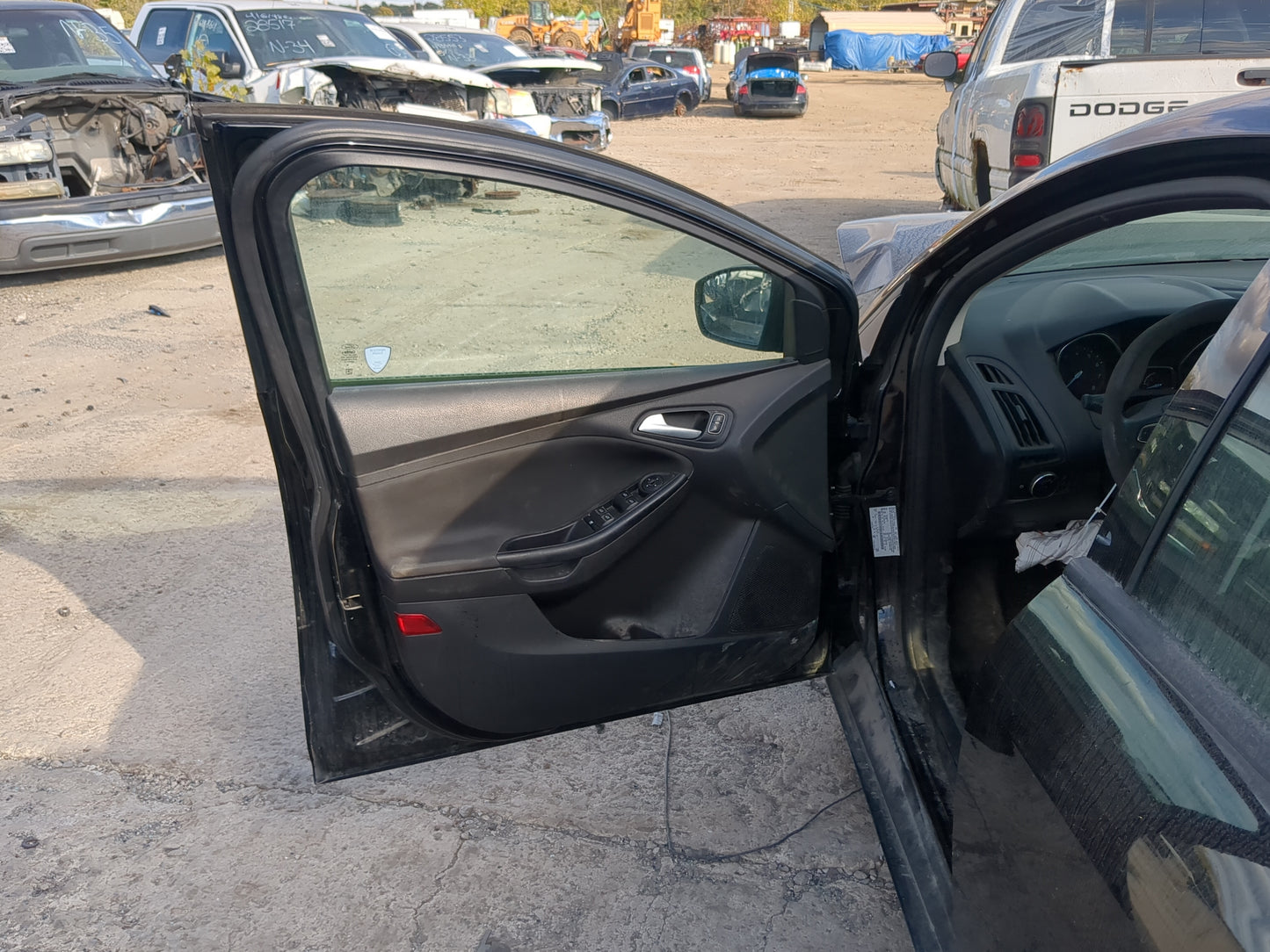 2015-2018 Ford Focus Driver Front Door Oem 1193217 - Oemusedautoparts1.com