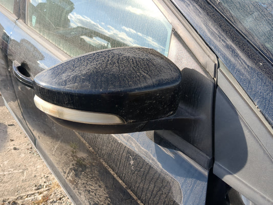2015-2018 Ford Focus Passenger Side View Mirror - Right Door Mirror OEM Used - Oemusedautoparts1.com