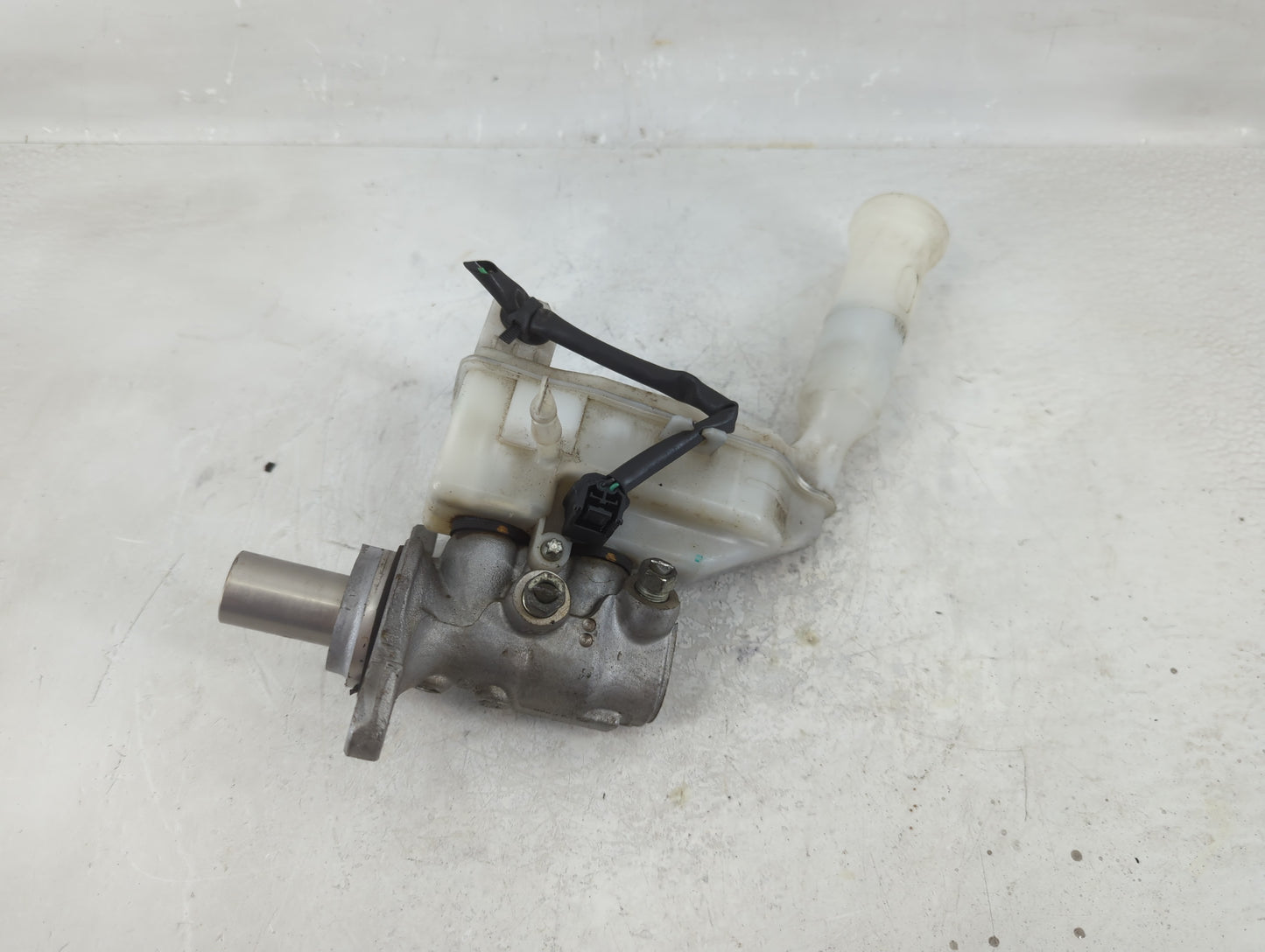 2012-2018 Ford Focus Brake Master Cylinder - Oemusedautoparts1.com