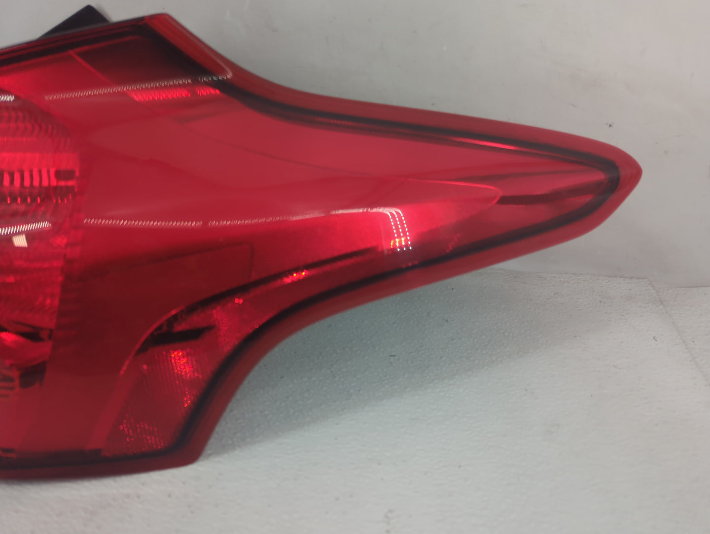 2015-2018 Ford Focus Tail Light Assembly Passenger Right OEM Fits Fits 2015 2016 2017 2018 OEM Used Auto Parts - Oemusedauto