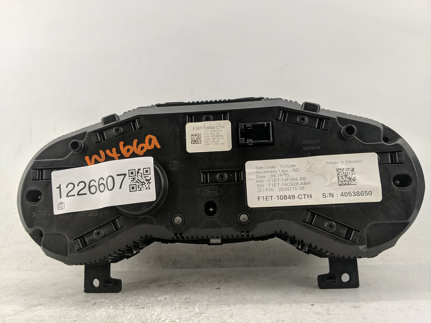 2016-2018 Ford Focus Instrument Cluster Speedometer Gauges P/N:2934775 F1ET-10849-CTH Fits Fits 2016 2017 2018 OEM Used Auto