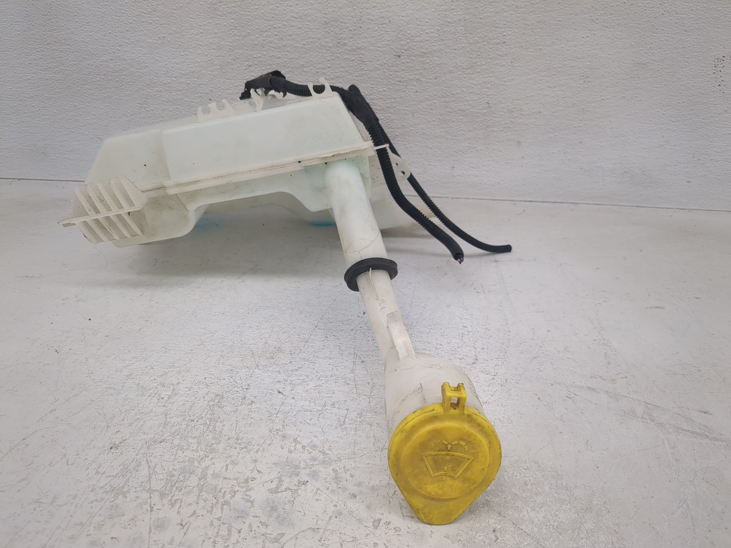 2012-2018 Ford Focus Windshield Washer Fluid Reservoir Bottle Oem - Oemusedautoparts1.com