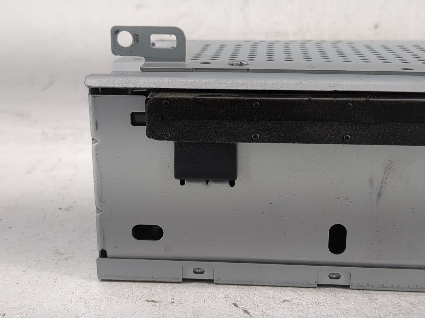 2015-2016 Ford Focus Radio AM FM Cd Player Receiver Replacement P/N:FM5T-19C107-JG Fits Fits 2015 2016 OEM Used Auto Parts -