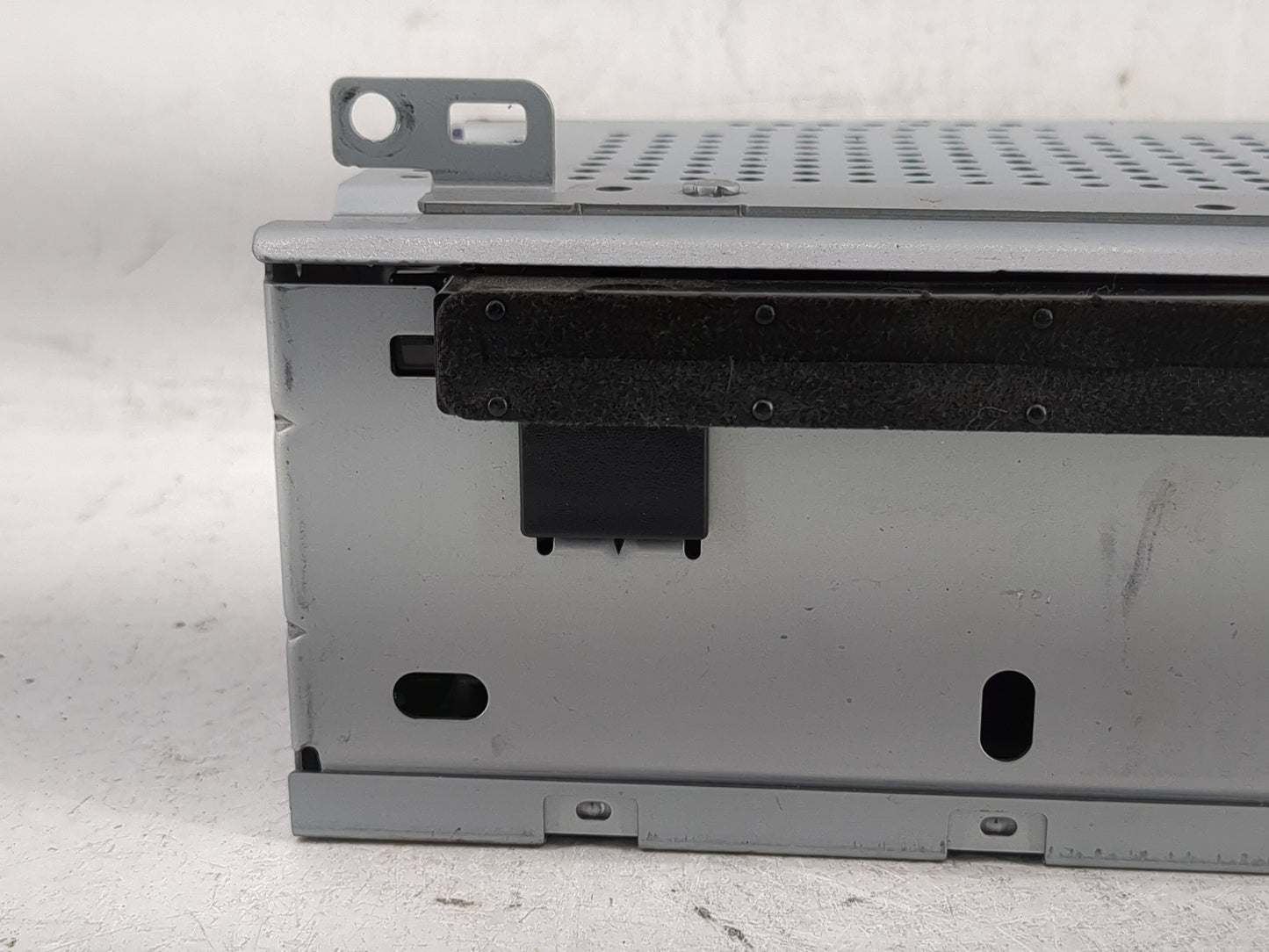 2015-2016 Ford Focus Radio AM FM Cd Player Receiver Replacement P/N:FM5T-19C107-JG Fits Fits 2015 2016 OEM Used Auto Parts -