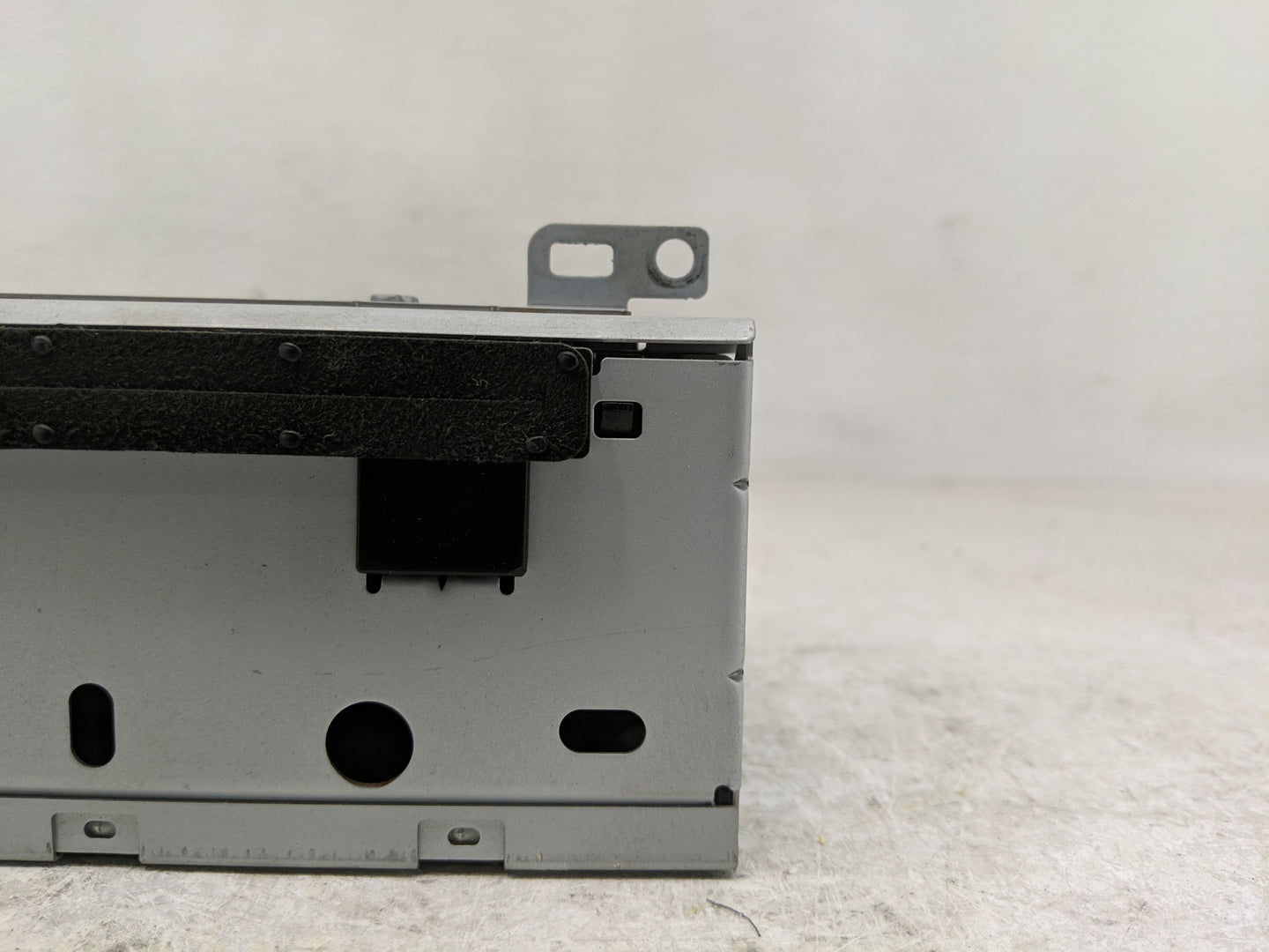 2015-2016 Ford Focus Radio AM FM Cd Player Receiver Replacement P/N:FM5T-19C107-HC Fits Fits 2015 2016 OEM Used Auto Parts -