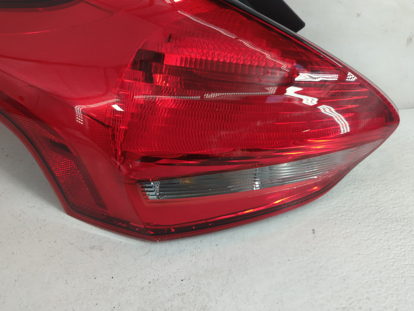 2015-2018 Ford Focus Tail Light Assembly Driver Left OEM P/N:F1EB-13405-G/H Fits Fits 2015 2016 2017 2018 OEM Used Auto Part