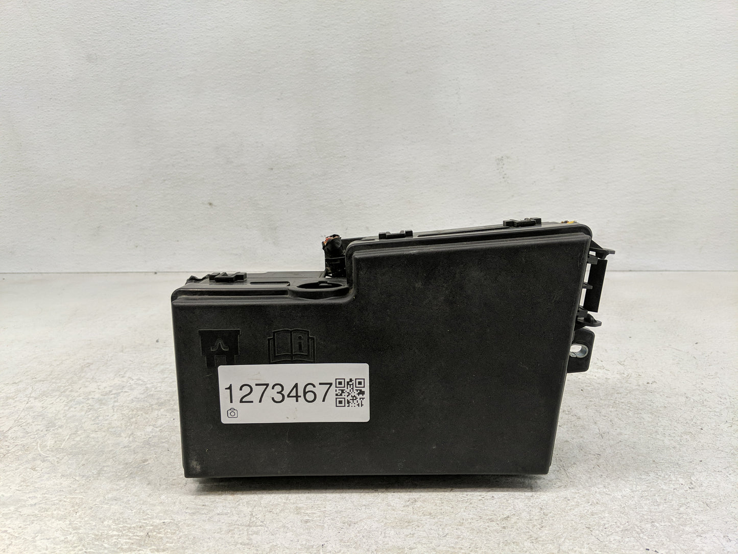 2016 Ford Focus Fusebox Fuse Box Panel Relay Module P/N:AV6T-14A067-AD Fits OEM Used Auto Parts - Oemusedautoparts1.com
