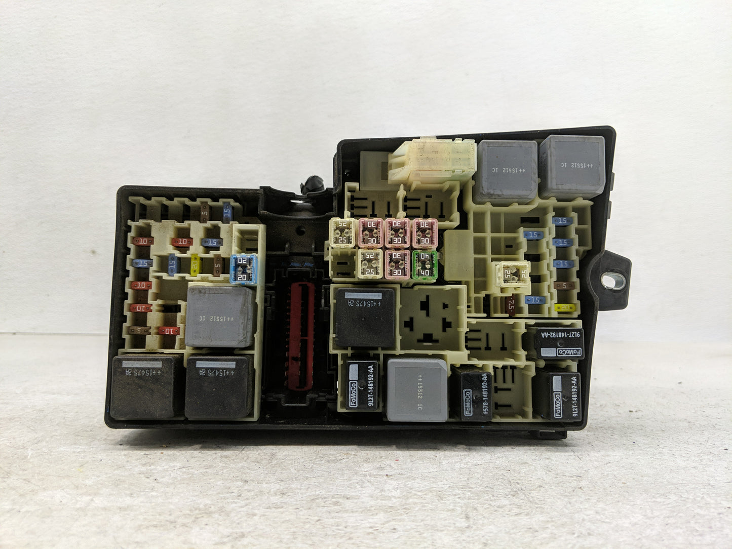 2016 Ford Focus Fusebox Fuse Box Panel Relay Module P/N:AV6T-14A067-AD Fits OEM Used Auto Parts - Oemusedautoparts1.com