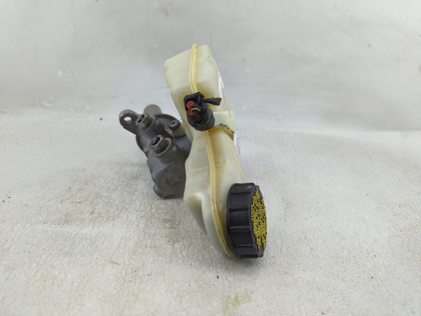 2012-2018 Ford Focus Brake Master Cylinder - Oemusedautoparts1.com