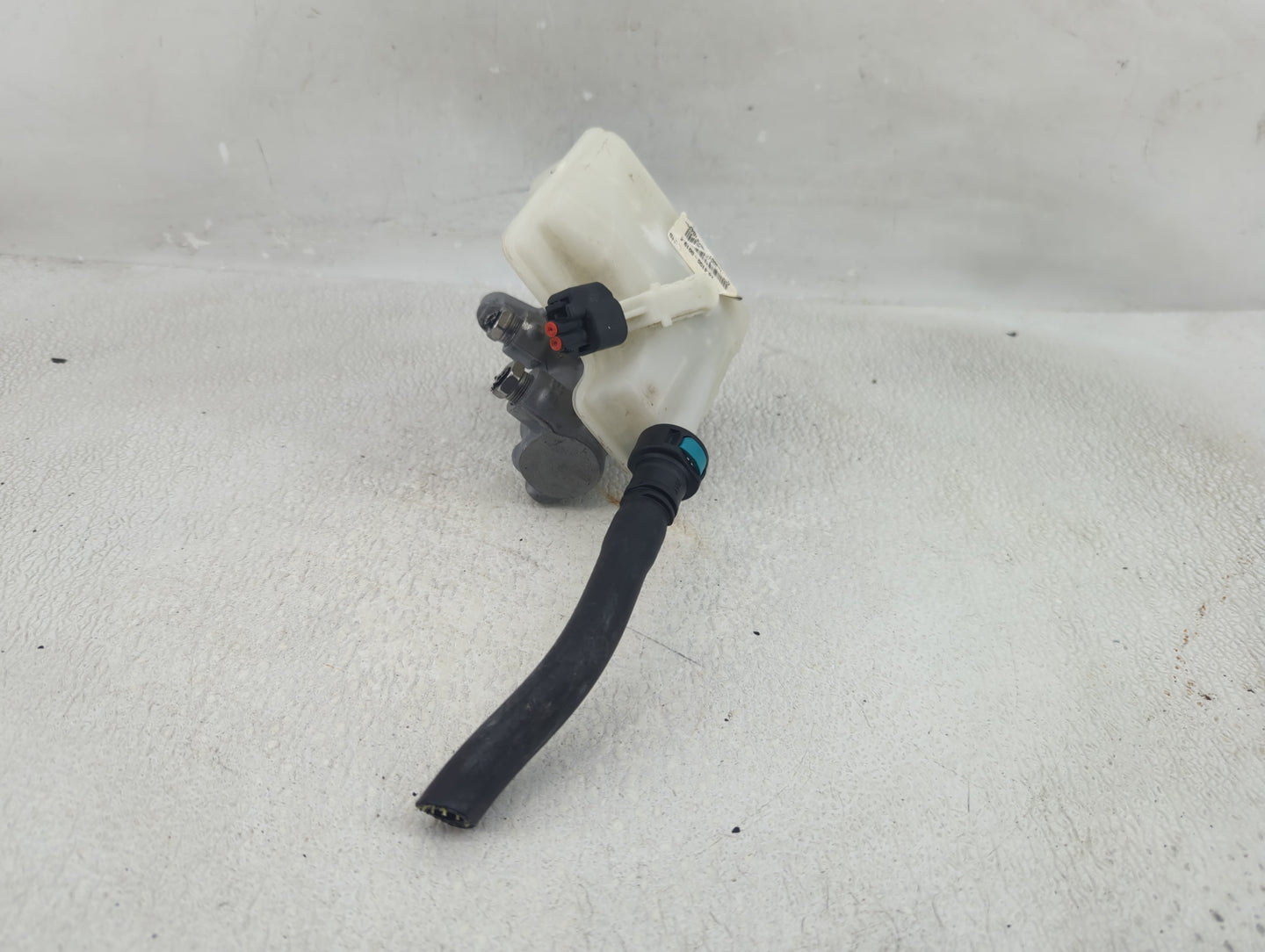 2012-2018 Ford Focus Brake Master Cylinder - Oemusedautoparts1.com