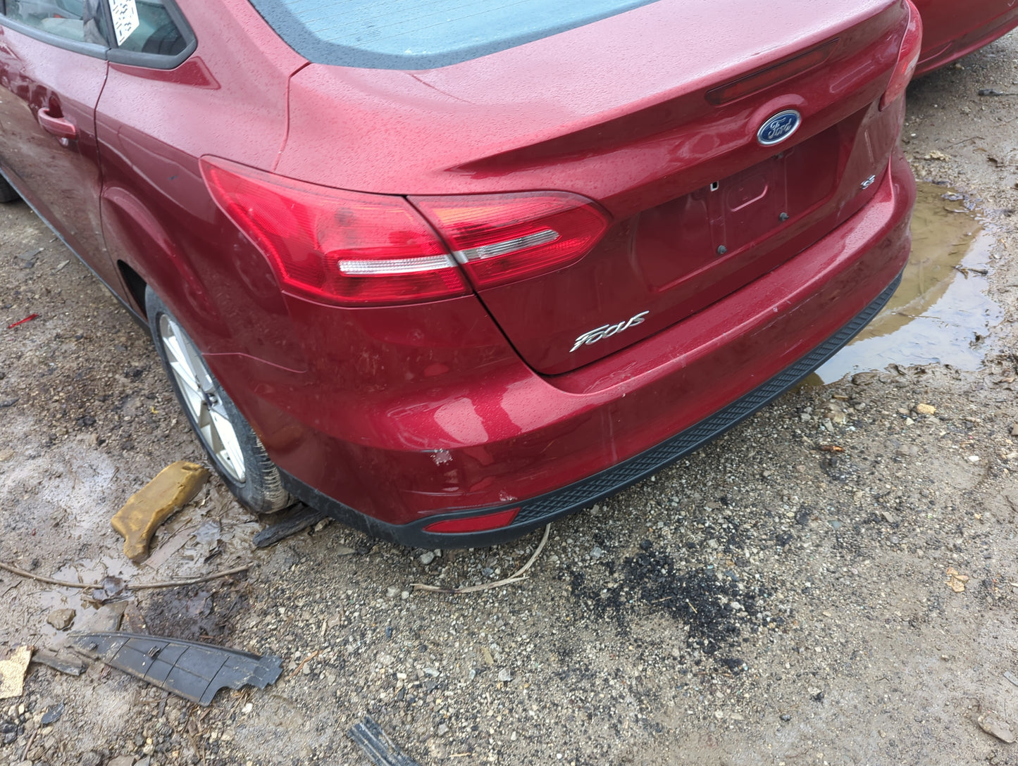2015-2018 Ford Focus Rear Bumper Assembly Oem - Oemusedautoparts1.com