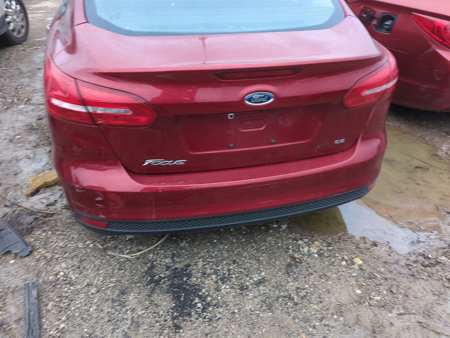 2015-2018 Ford Focus Rear Bumper Assembly Oem - Oemusedautoparts1.com