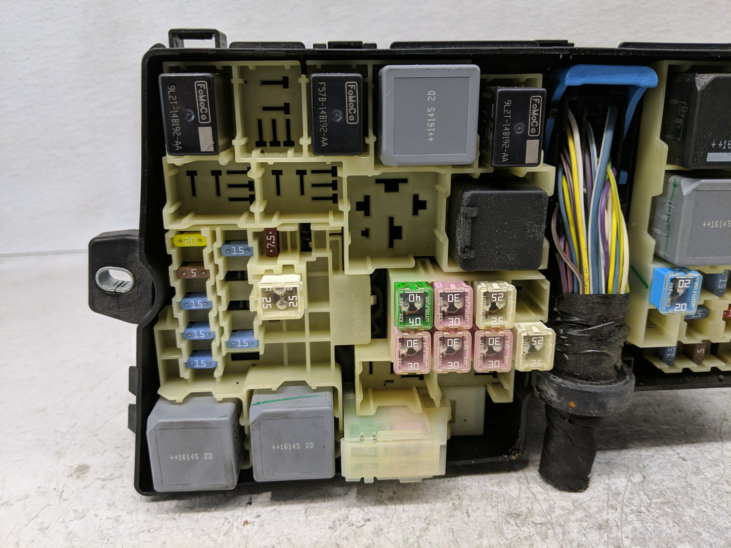 2016 Ford Focus Fusebox Fuse Box Panel Relay Module P/N:GJ7T-14A076-BA Fits OEM Used Auto Parts - Oemusedautoparts1.com