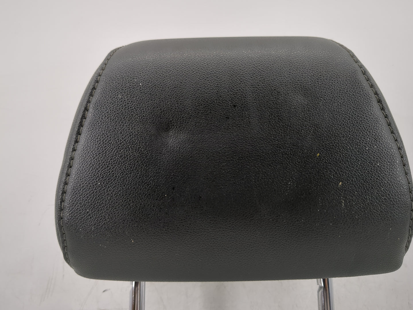 2015-2018 Ford Focus Headrest Head Rest Rear Seat Fits Fits 2015 2016 2017 2018 OEM Used Auto Parts - Oemusedautoparts1.com