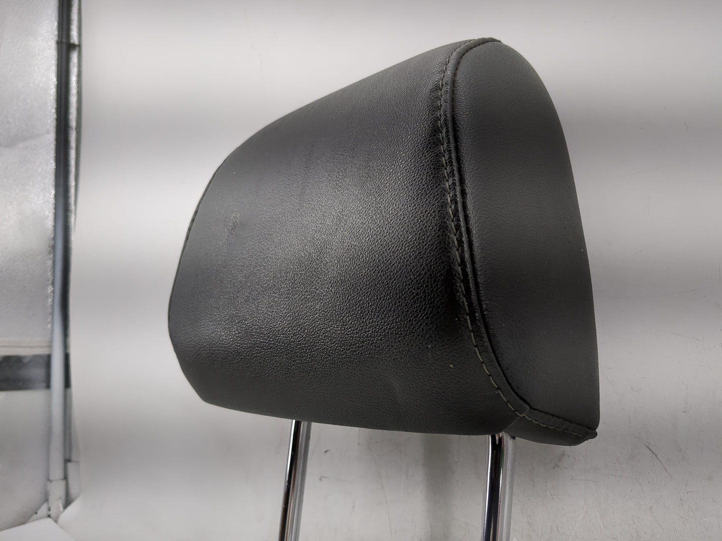2015-2018 Ford Focus Headrest Head Rest Rear Seat Fits Fits 2015 2016 2017 2018 OEM Used Auto Parts - Oemusedautoparts1.com