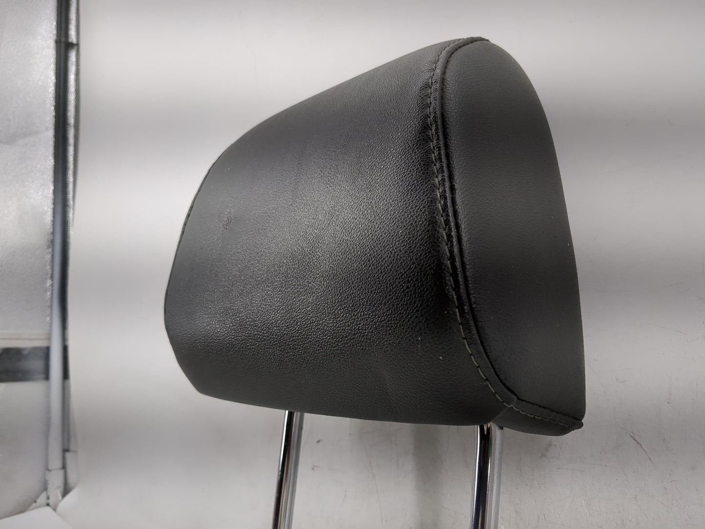 2015-2018 Ford Focus Headrest Head Rest Rear Seat Fits Fits 2015 2016 2017 2018 OEM Used Auto Parts - Oemusedautoparts1.com