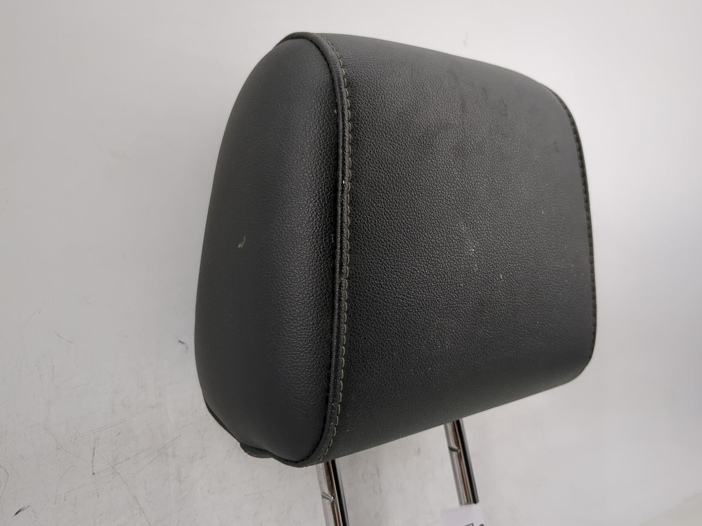2015-2018 Ford Focus Headrest Head Rest Rear Seat Fits Fits 2015 2016 2017 2018 OEM Used Auto Parts - Oemusedautoparts1.com
