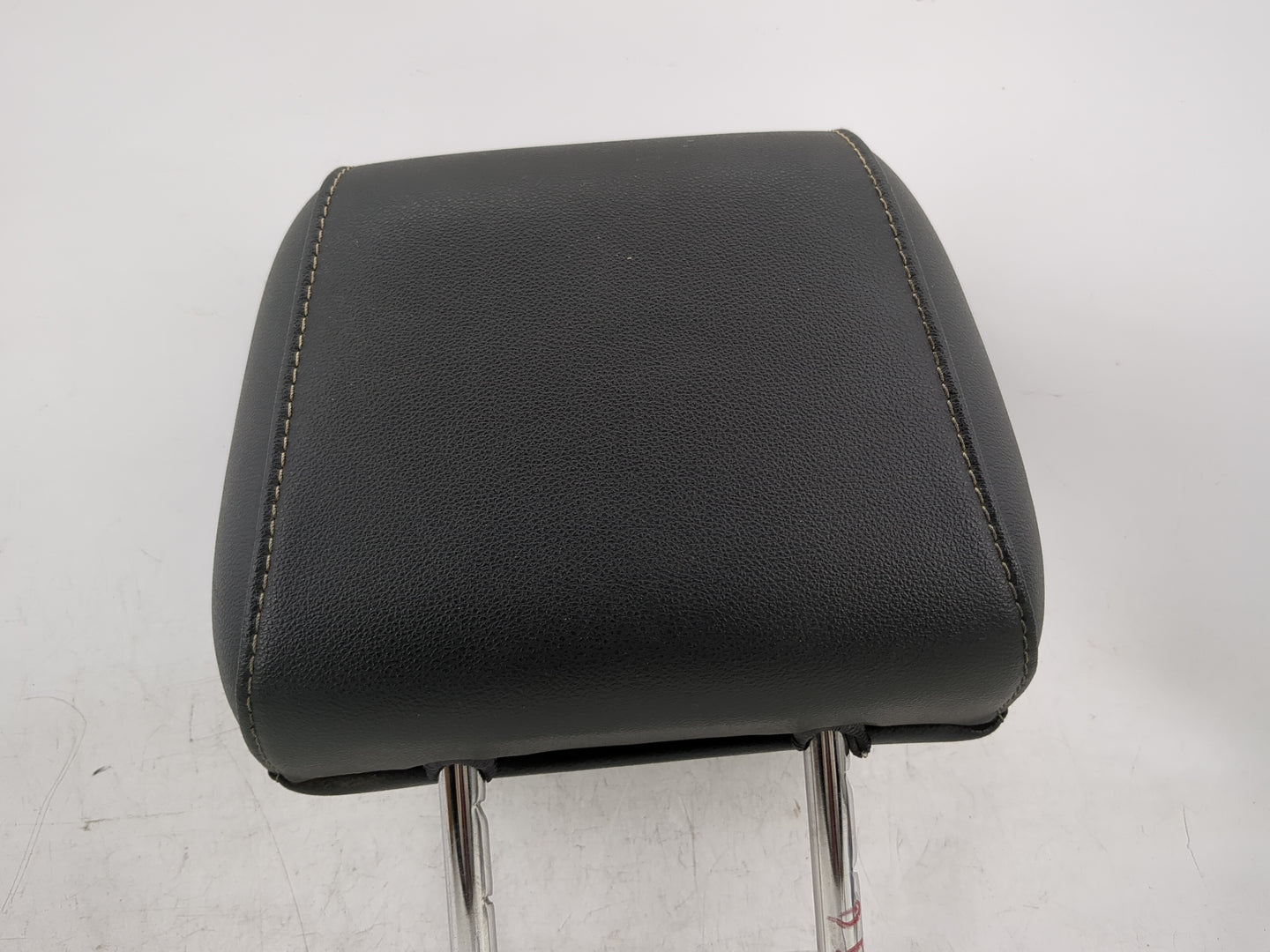 2015-2018 Ford Focus Headrest Head Rest Rear Seat Fits Fits 2015 2016 2017 2018 OEM Used Auto Parts - Oemusedautoparts1.com